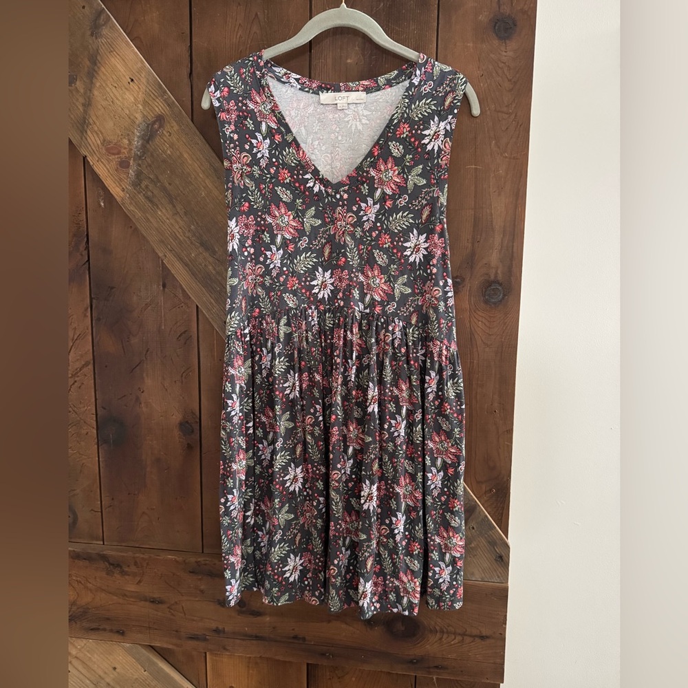 LOFT V-Neck Floral Dress - Gray and Pink
